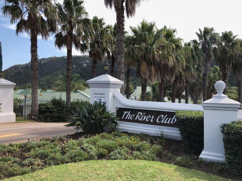 11 Mustique, Riverclub Apartment *
